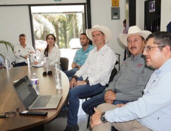 Visita comitiva de la Embajada de Malasia en México regiones palmeras de Tabasco y Chiapas